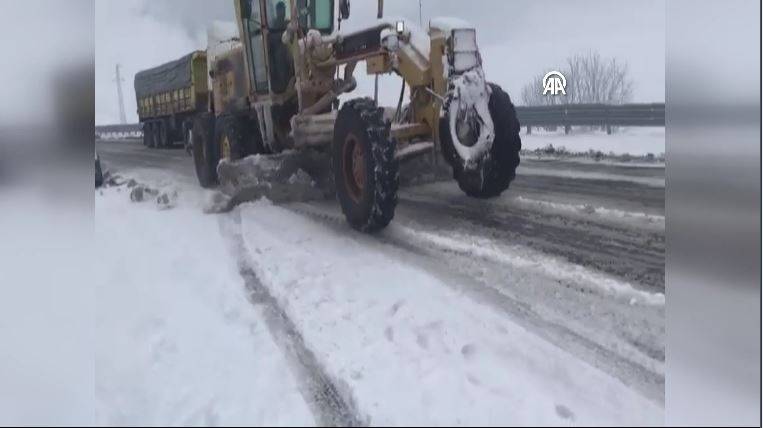 Ardahan-Posof yolunda ulaşıma kar engeli 8